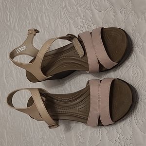 Womens dual comfort wedge croc